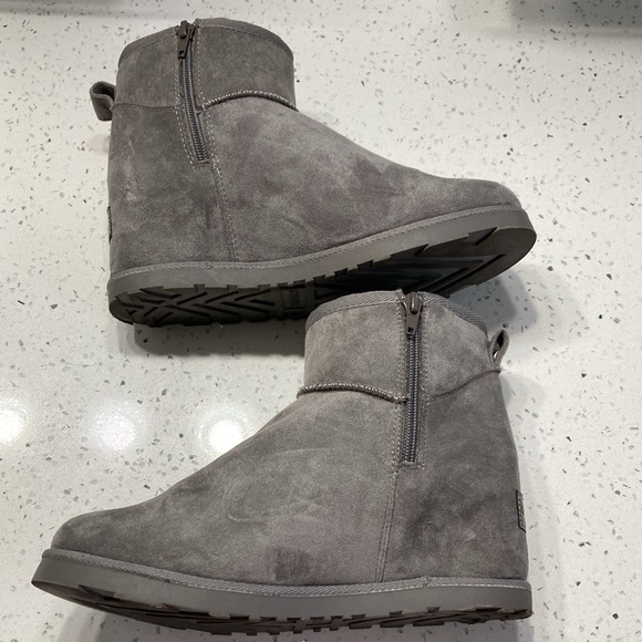 Cushionaire “Kayla” Bootie - Picture 2 of 6